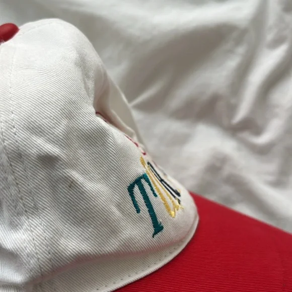Vintage Baseball Hat - Türkiye Embroidered Cap - Red and White - Picture 3 of 5